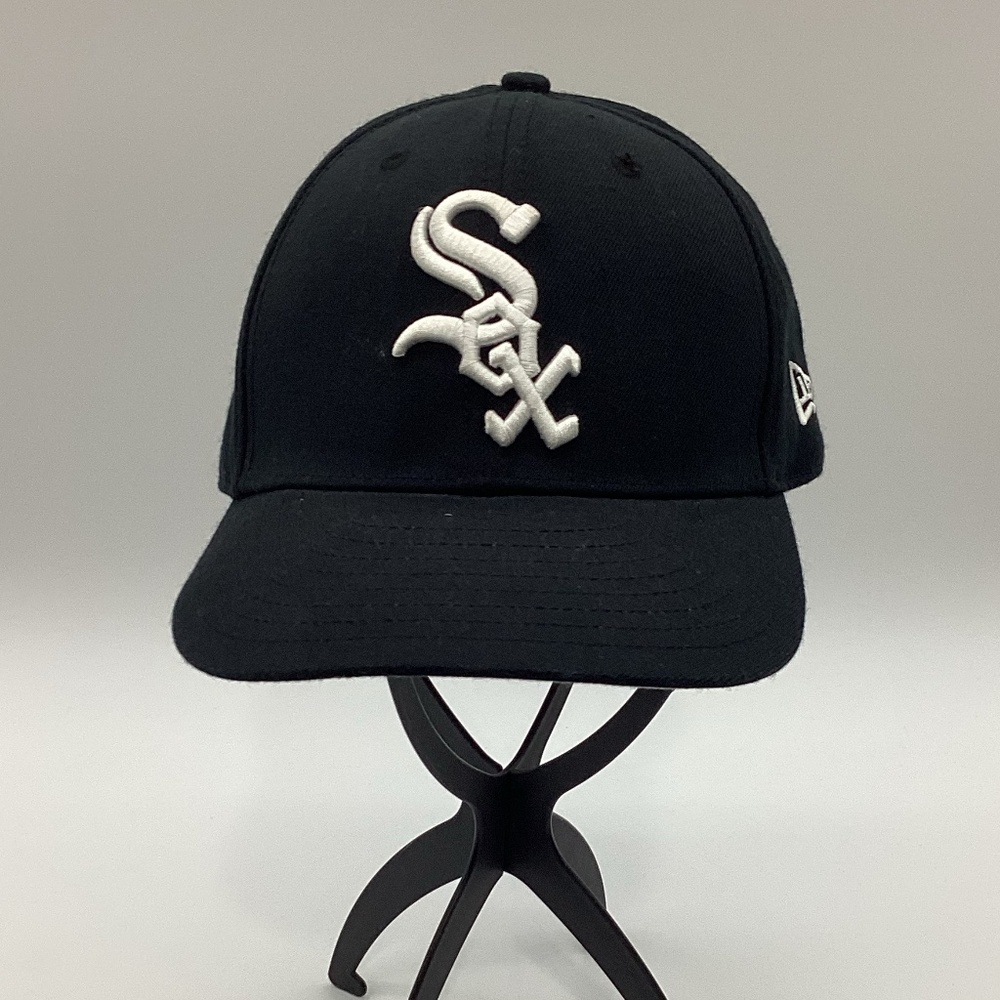 1008. Solid Black Chicago White Sox Cap EUC
